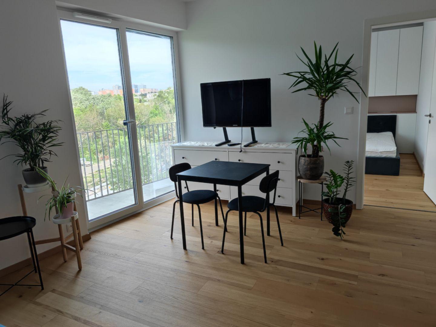 Prenájom 2 izb apartmán s parkovaním v novostavbe – BA Dubravka