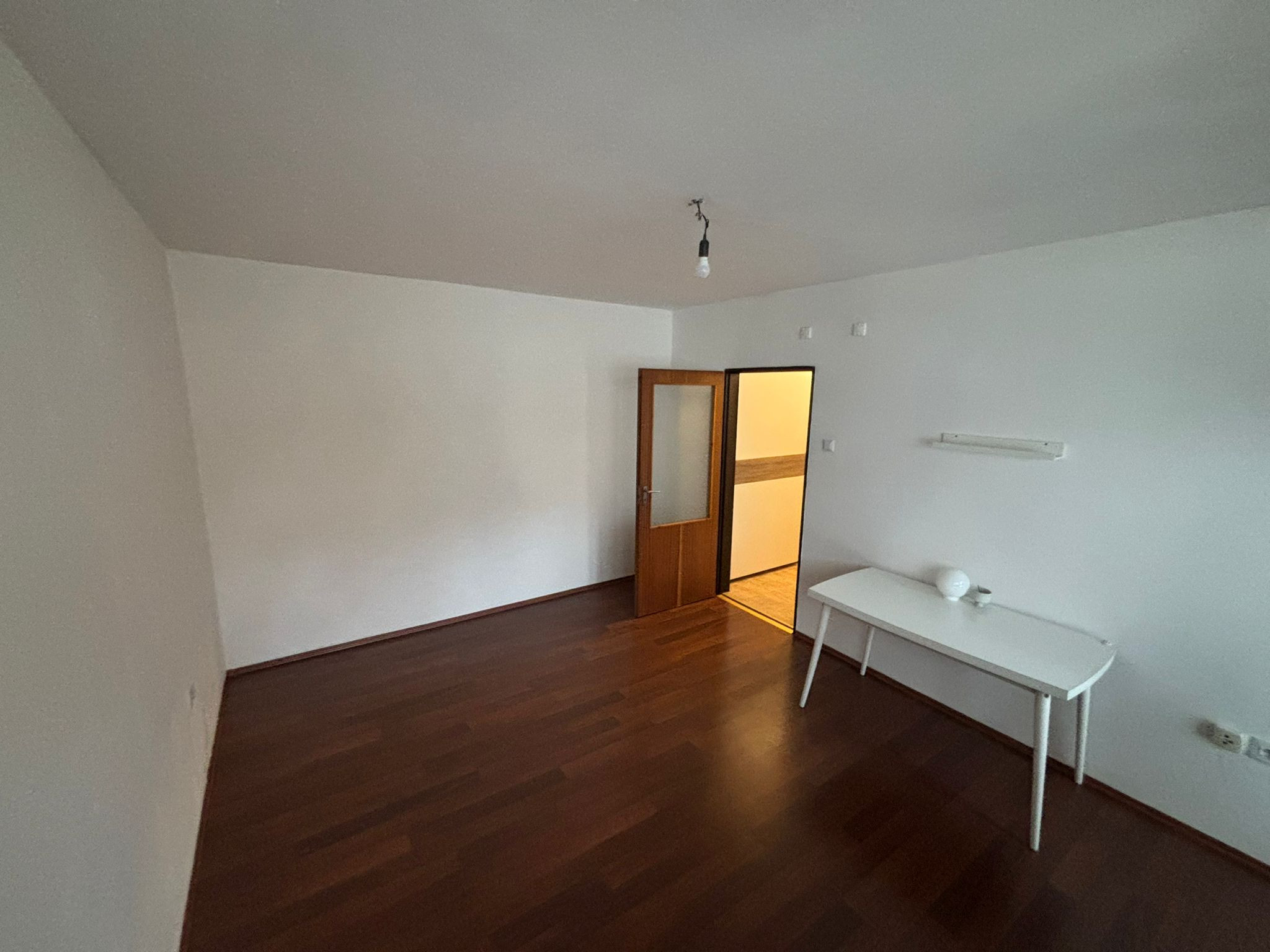 Prenájom príjemného 2 izb bytu v centre BA (pri HRADE)