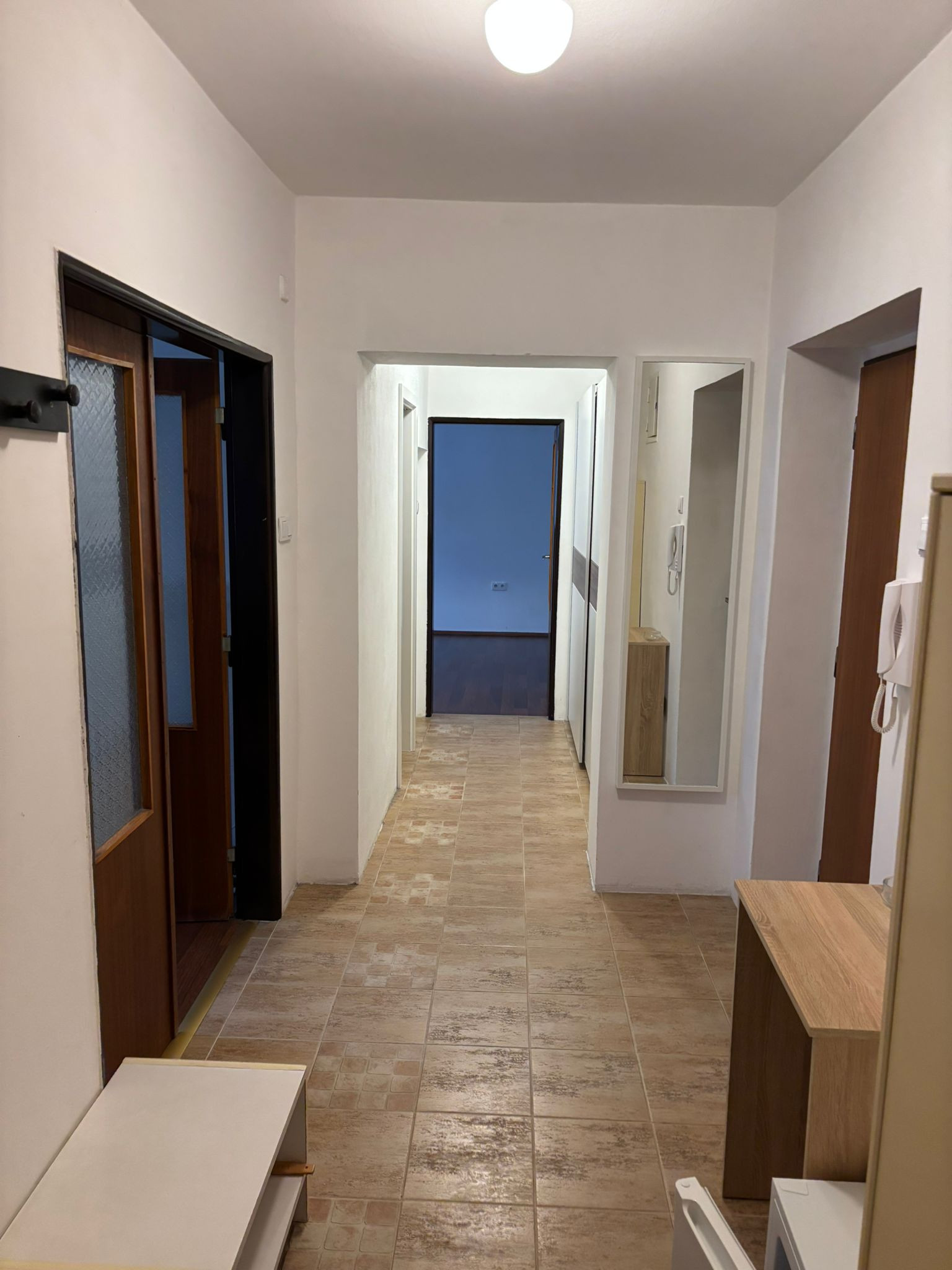 Prenájom príjemného 2 izb bytu v centre BA (pri HRADE)