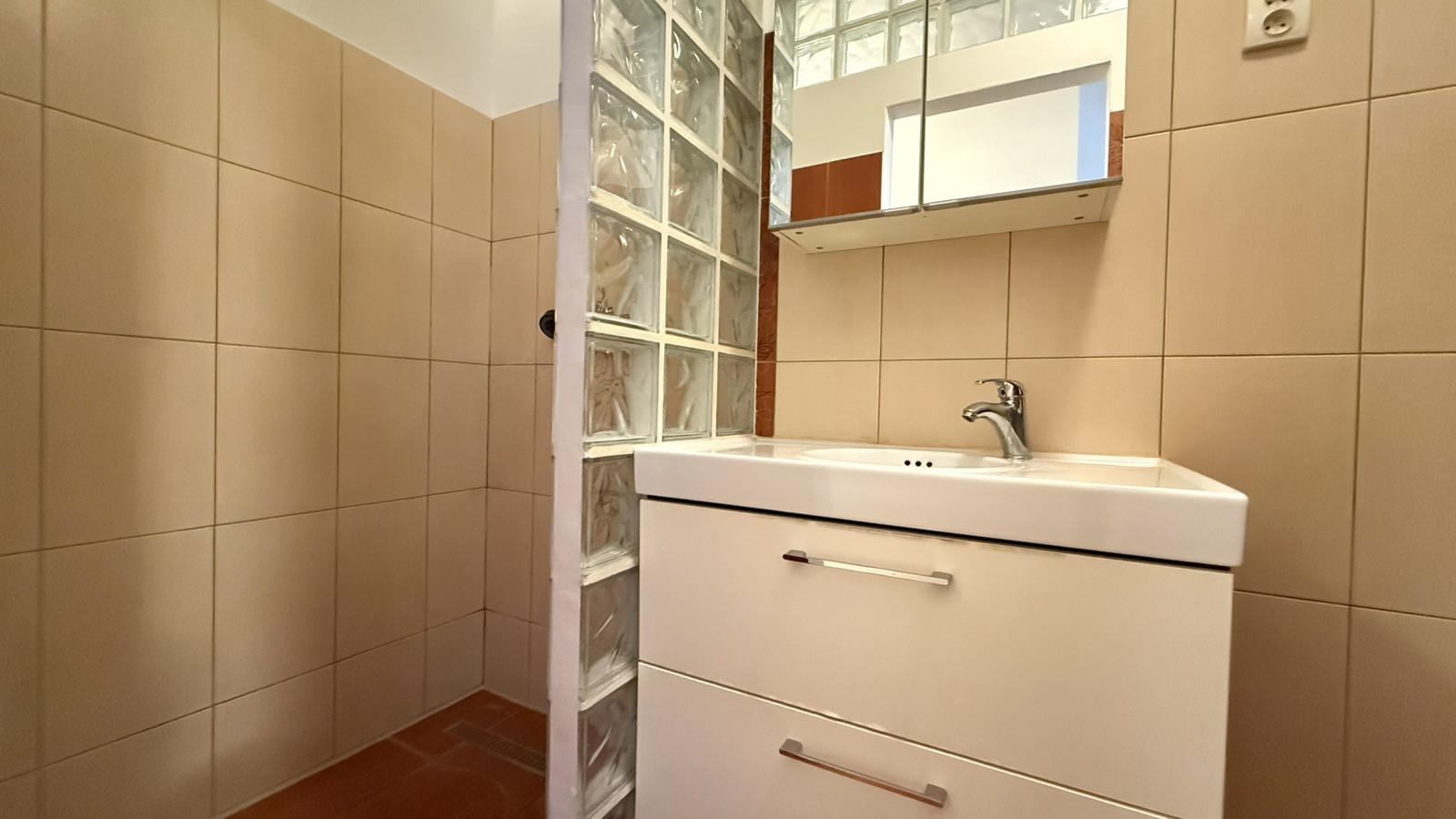 Prenájom príjemný 2izb byt BA 1 pri Horskom parku