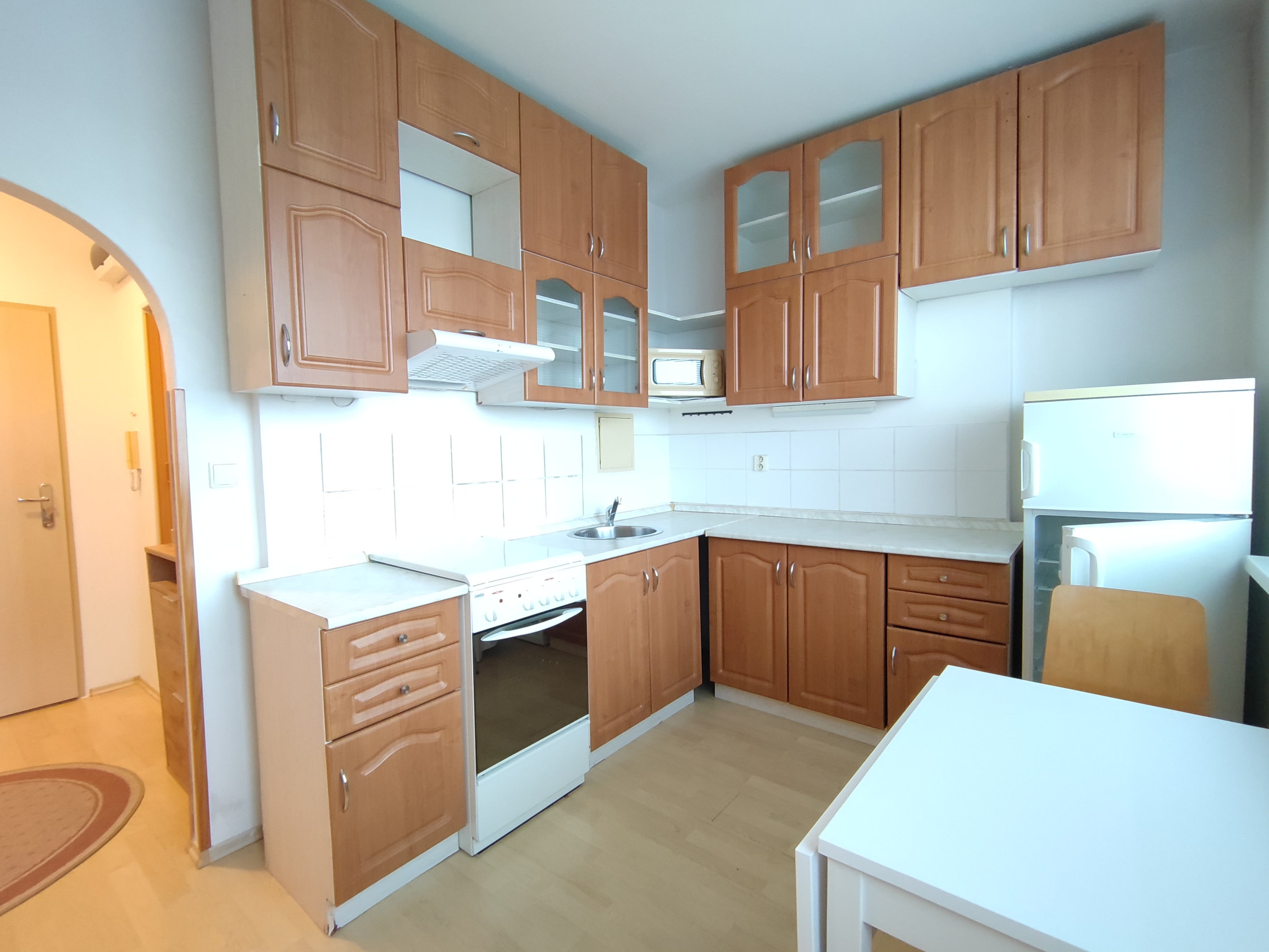 Prenájom veľký zariadený 1 izb. byt v Bratislave