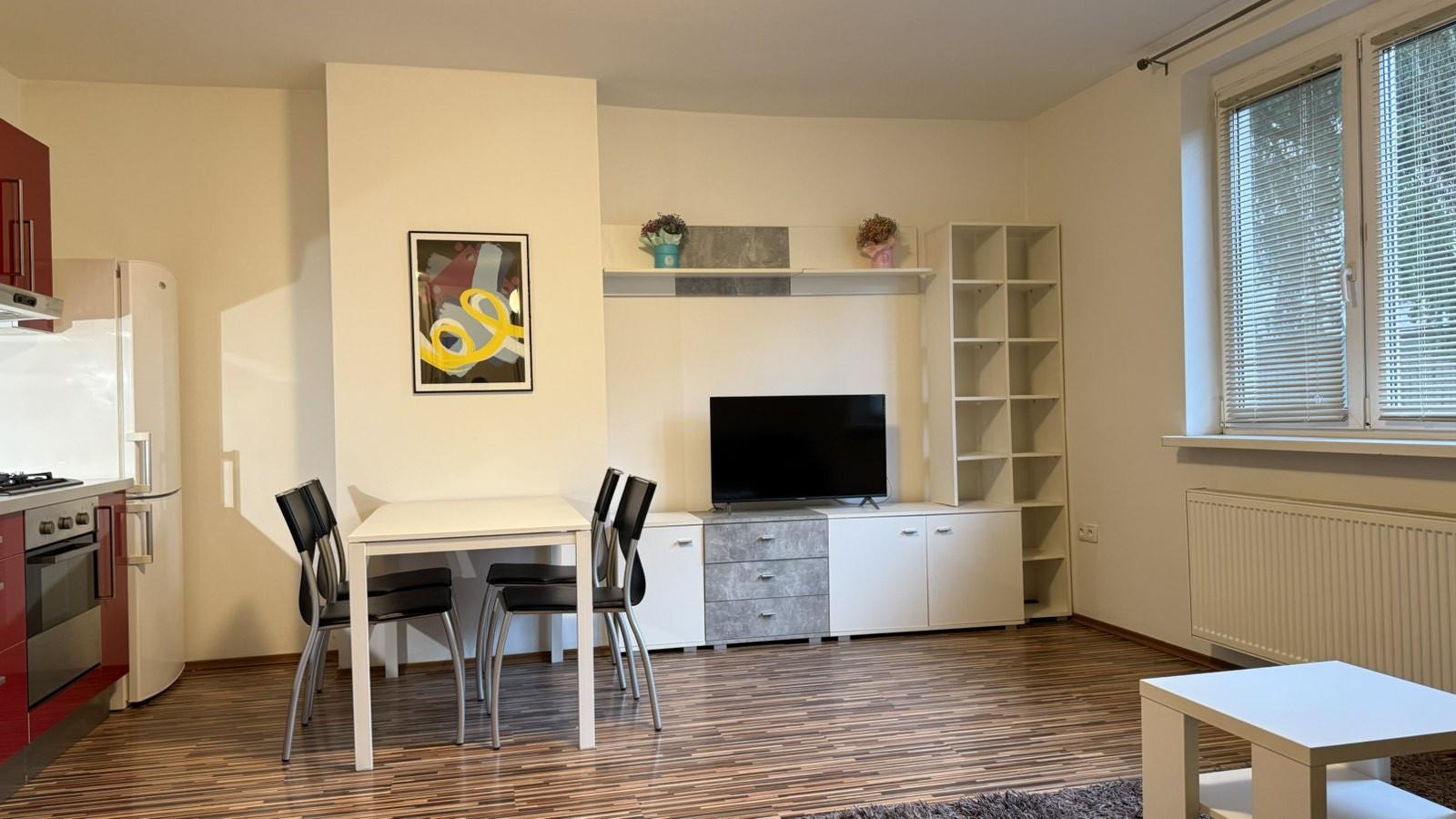 Prenájom príjemný 2izb byt BA 1 pri Horskom parku