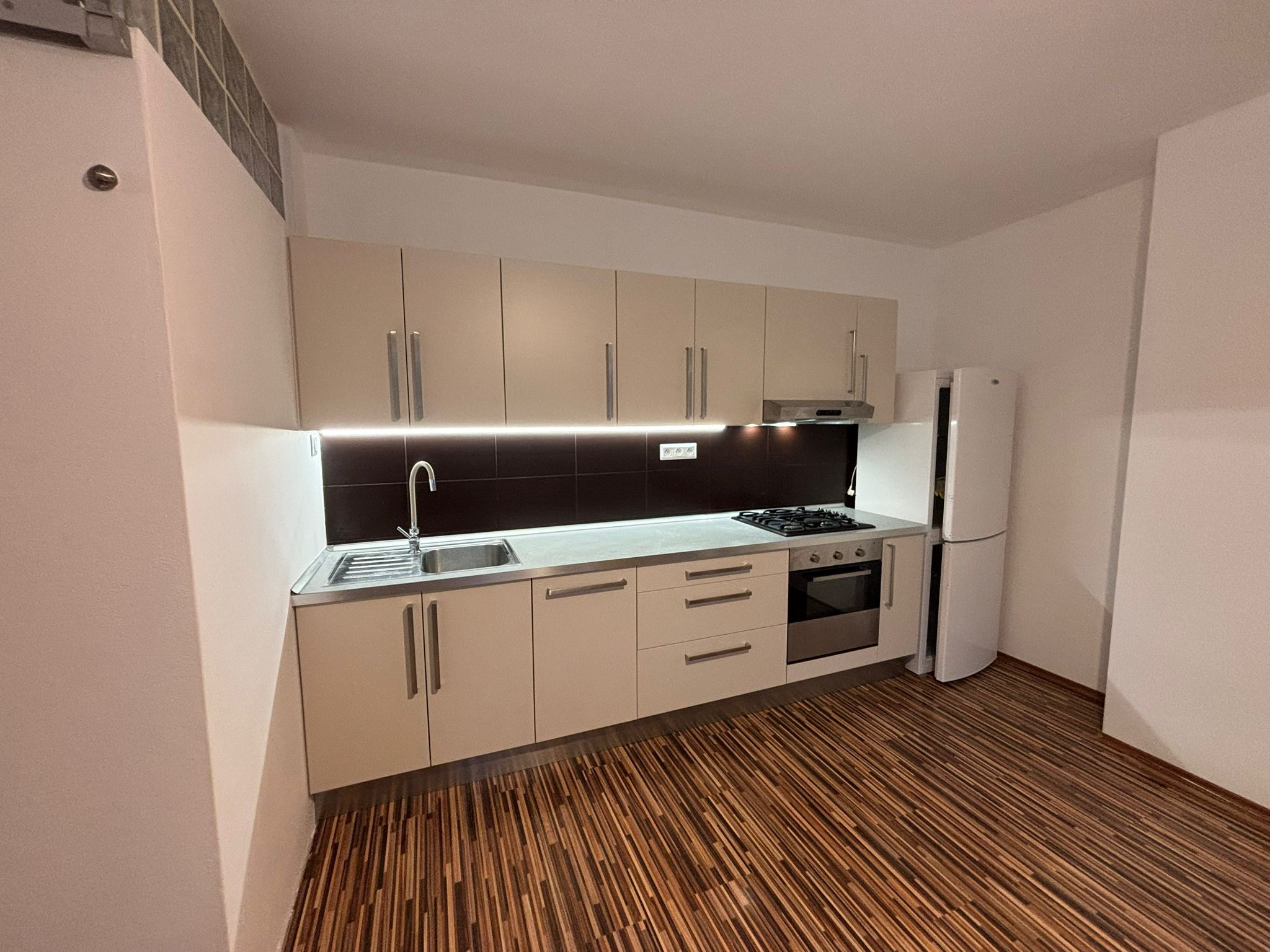 Prenájom príjemný 2izb byt BA 1 pri Horskom parku