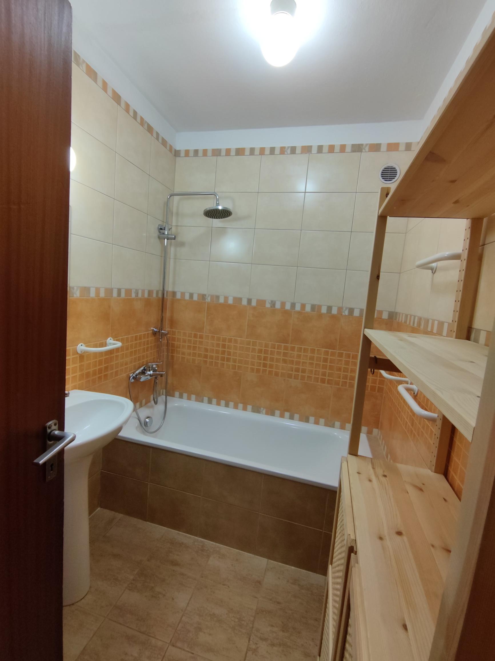 Prenájom 2 izb bytu v centre BA pri hrade