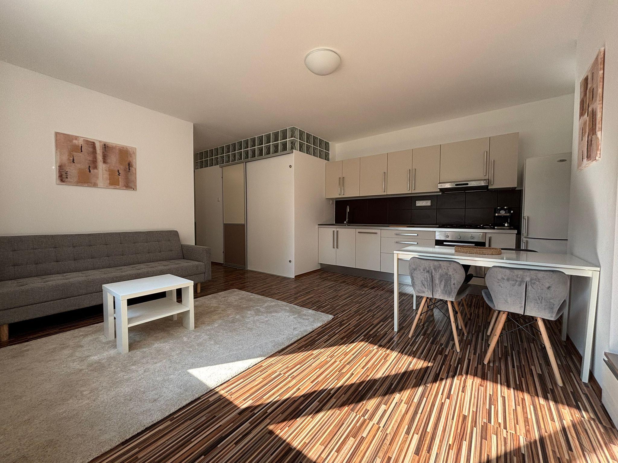 Prenájom príjemný 2izb byt BA Centrum pri Horskom parku