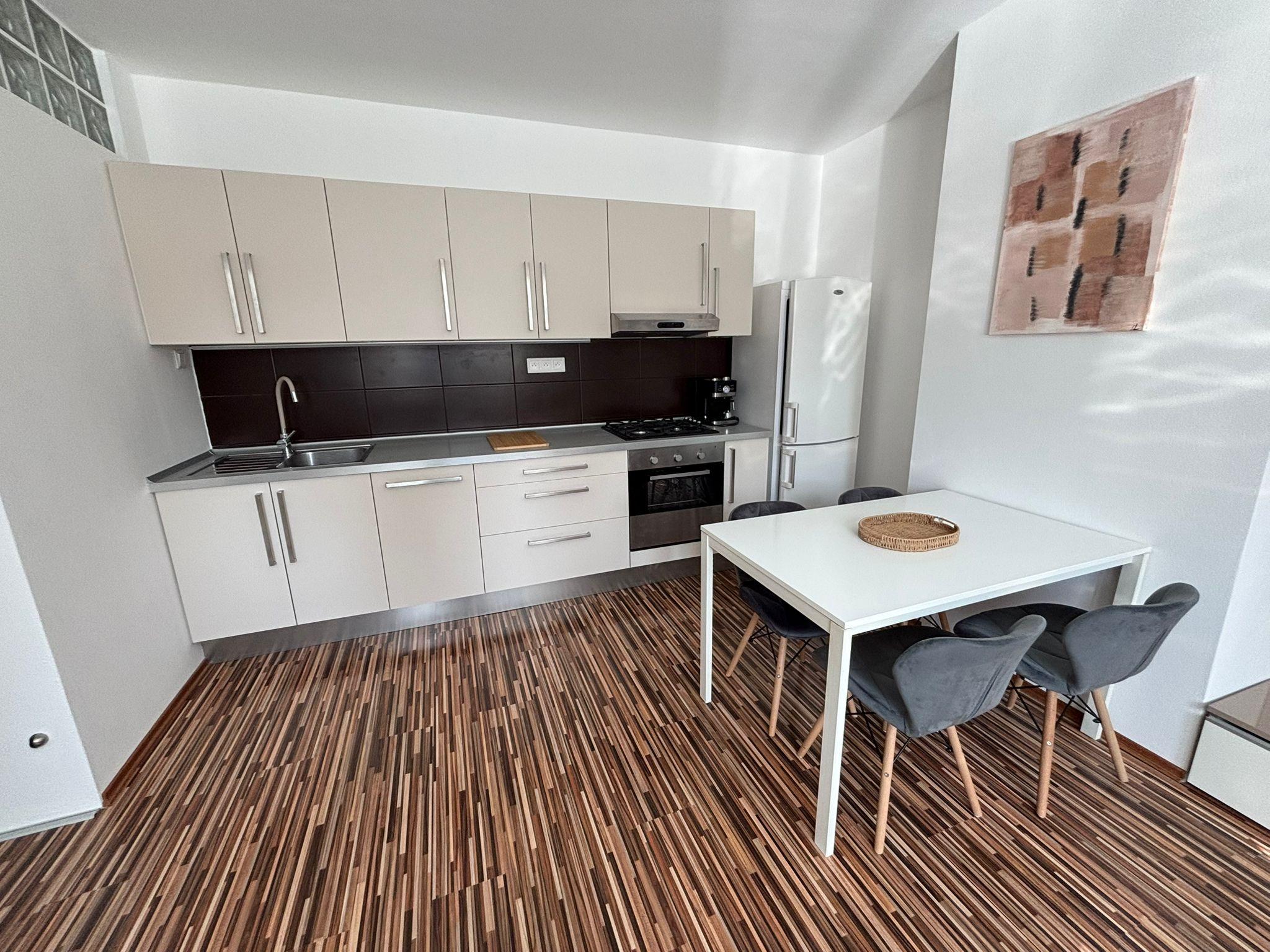 Prenájom príjemný 2izb byt BA Centrum pri Horskom parku