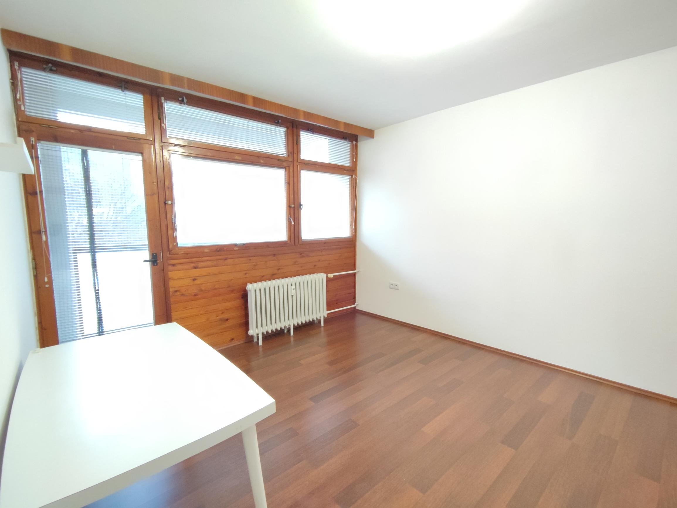 Prenájom 2 izb bytu v centre BA pri hrade