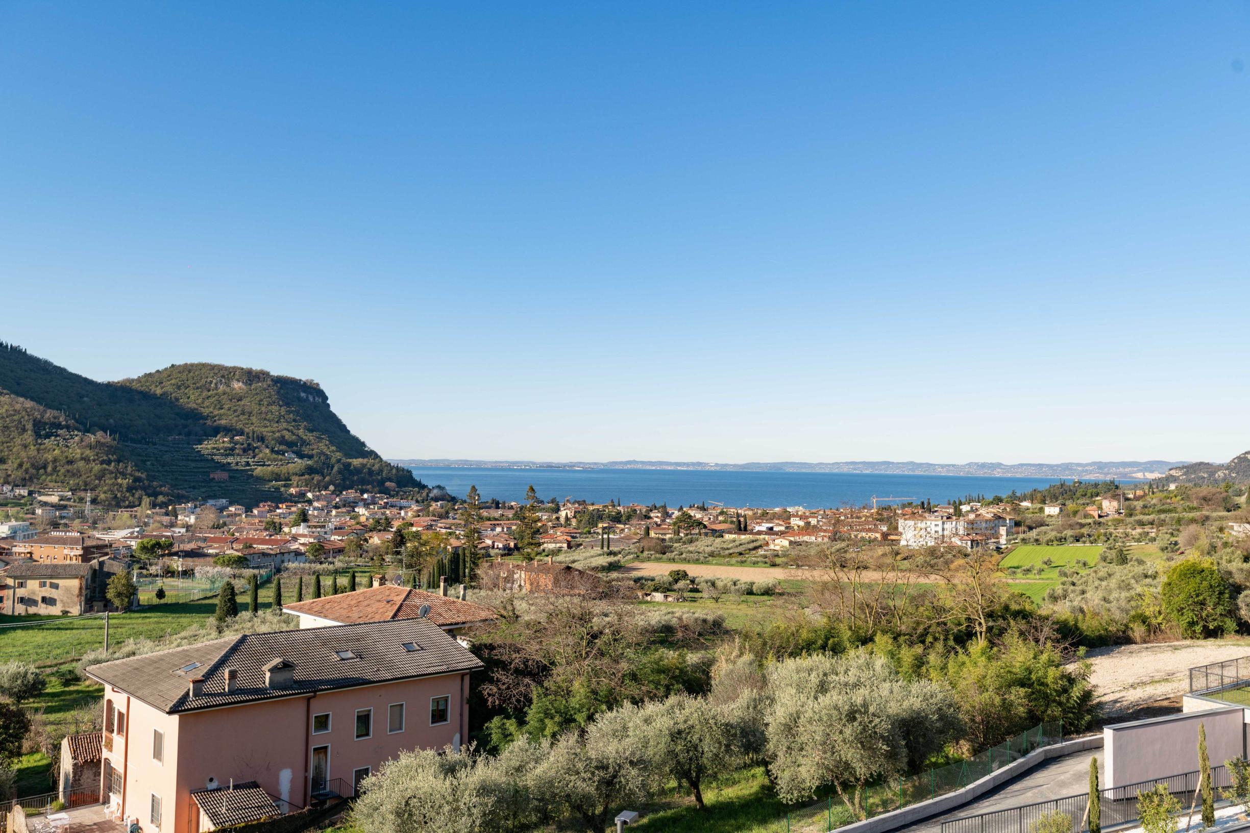 Predaj 2 izbových výnimočných apartmánov Taliansko Garda