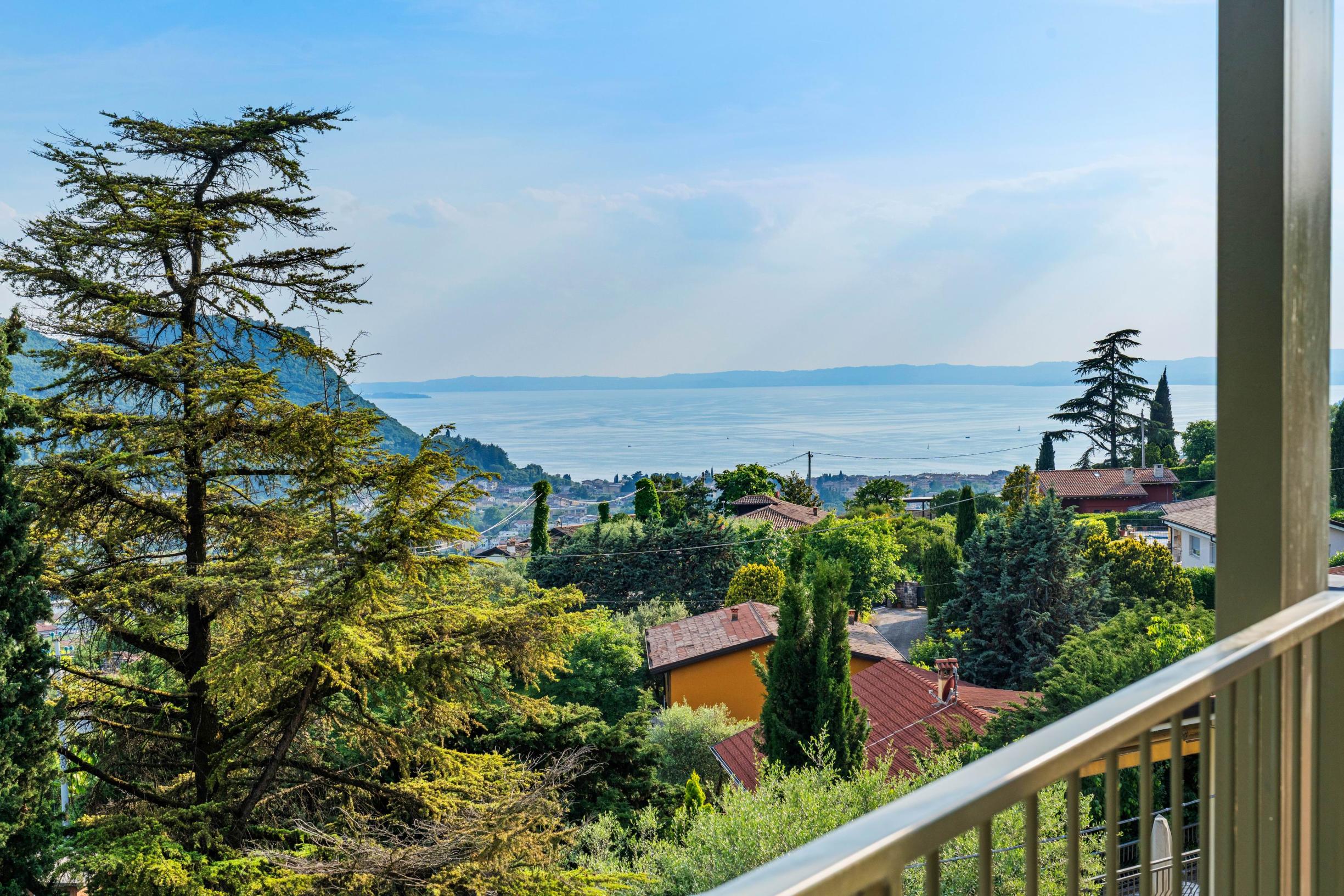 Predaj 2 izbových výnimočných apartmánov Taliansko Garda