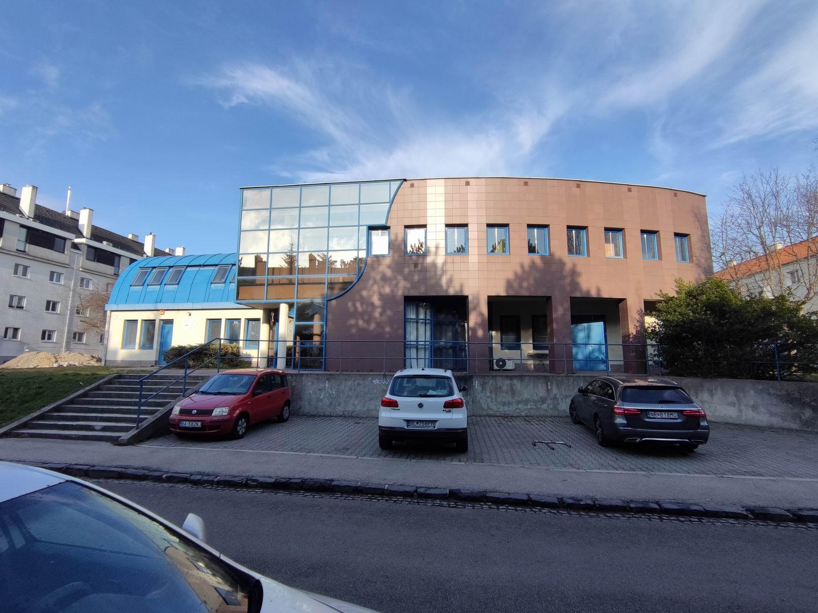 Predaj polyfunkčný objekt – BA - Rača