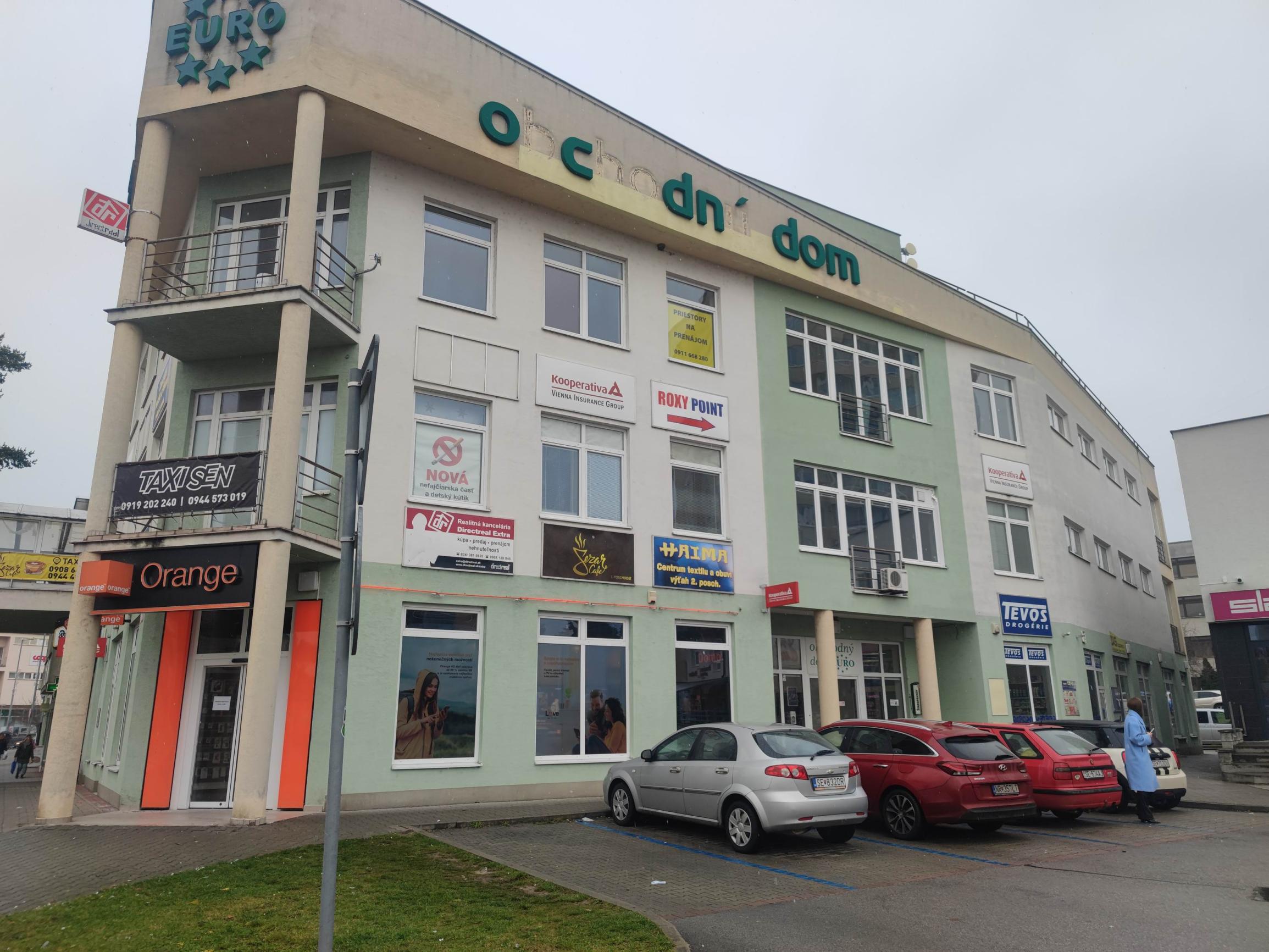 Predaj budovy pre obchod a služby centrum Senice