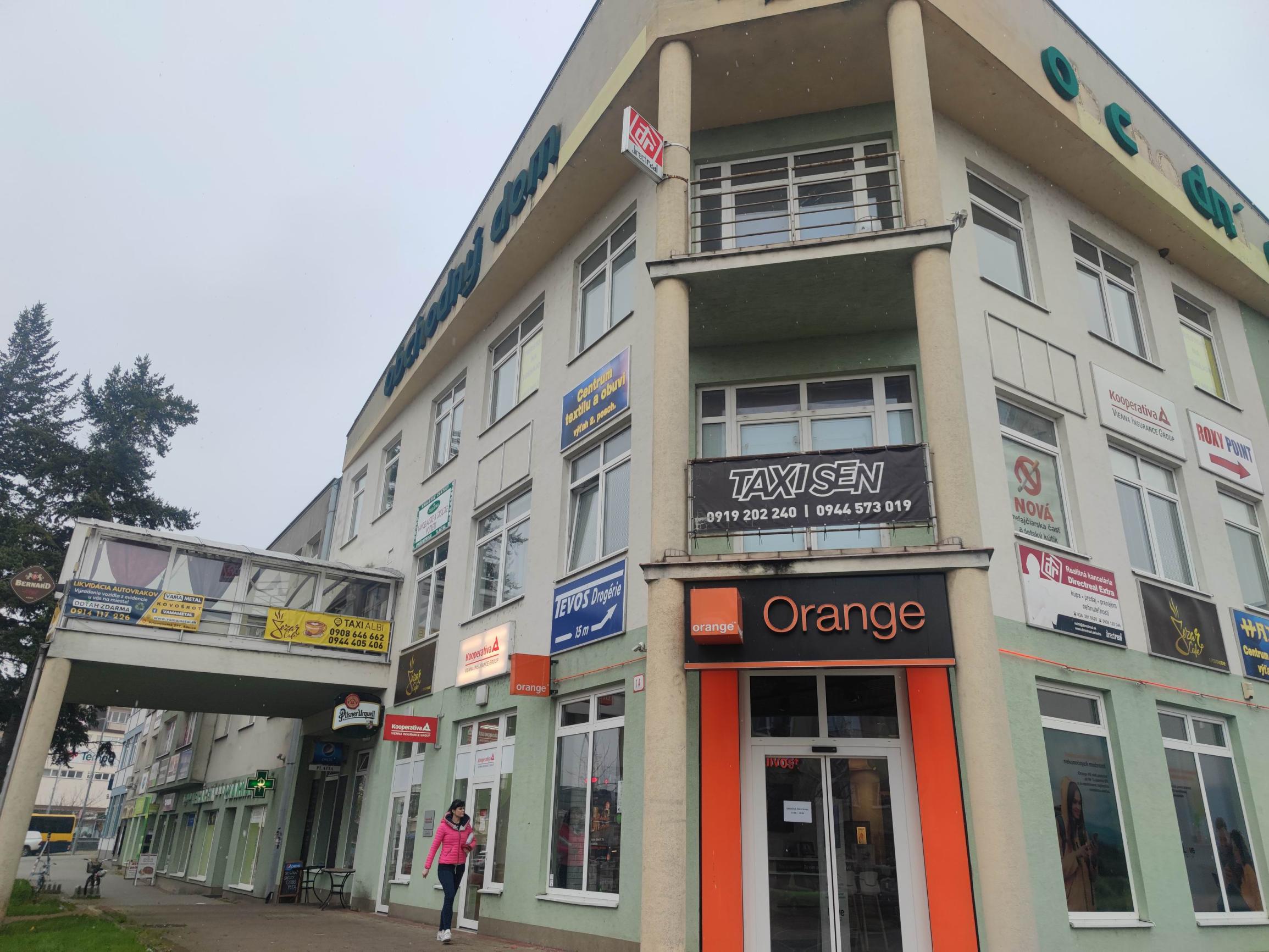 Predaj budovy pre obchod a služby centrum Senice