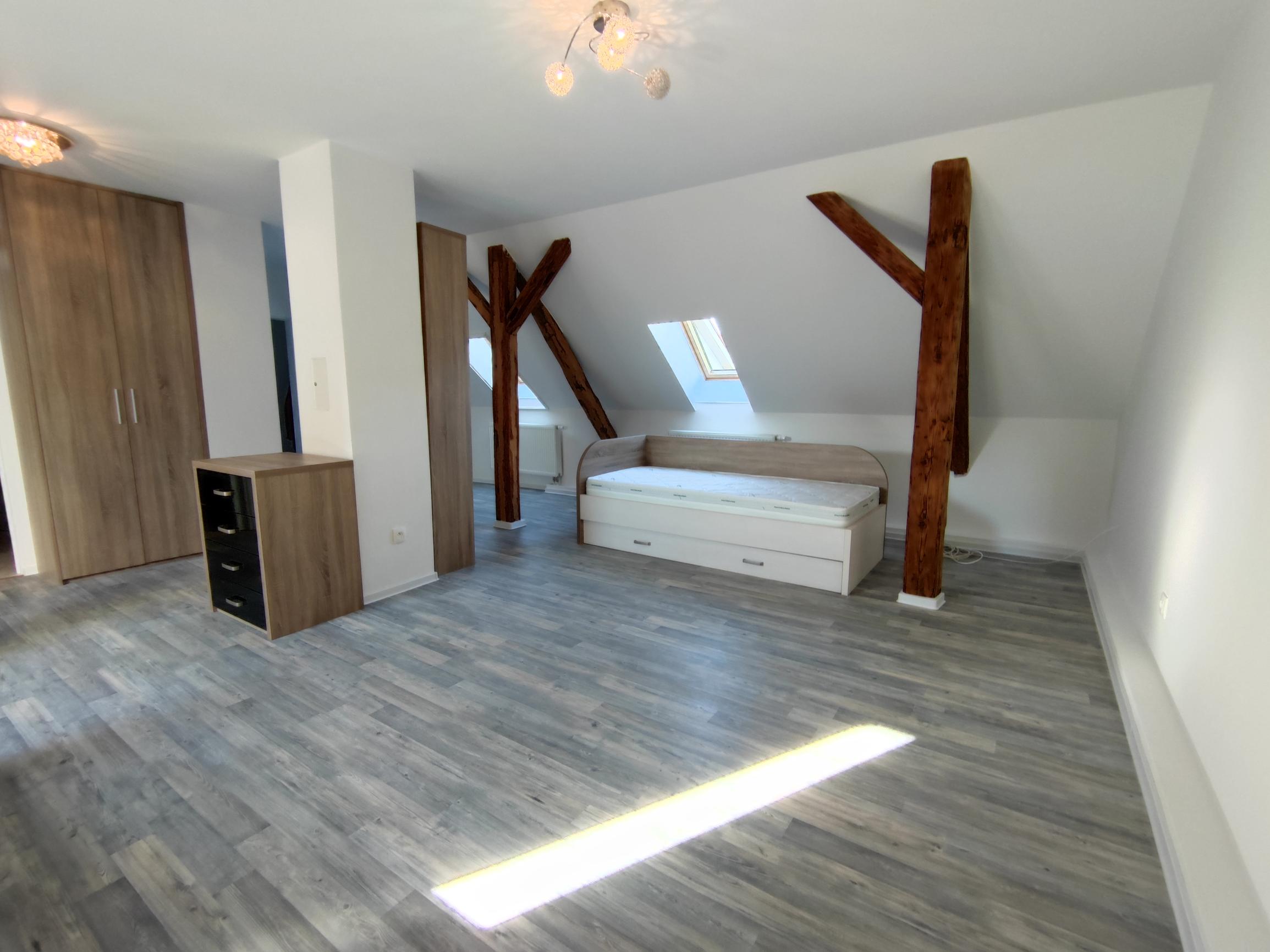 Predaj rodinného domu 180m2+záhrada - Bratislava II