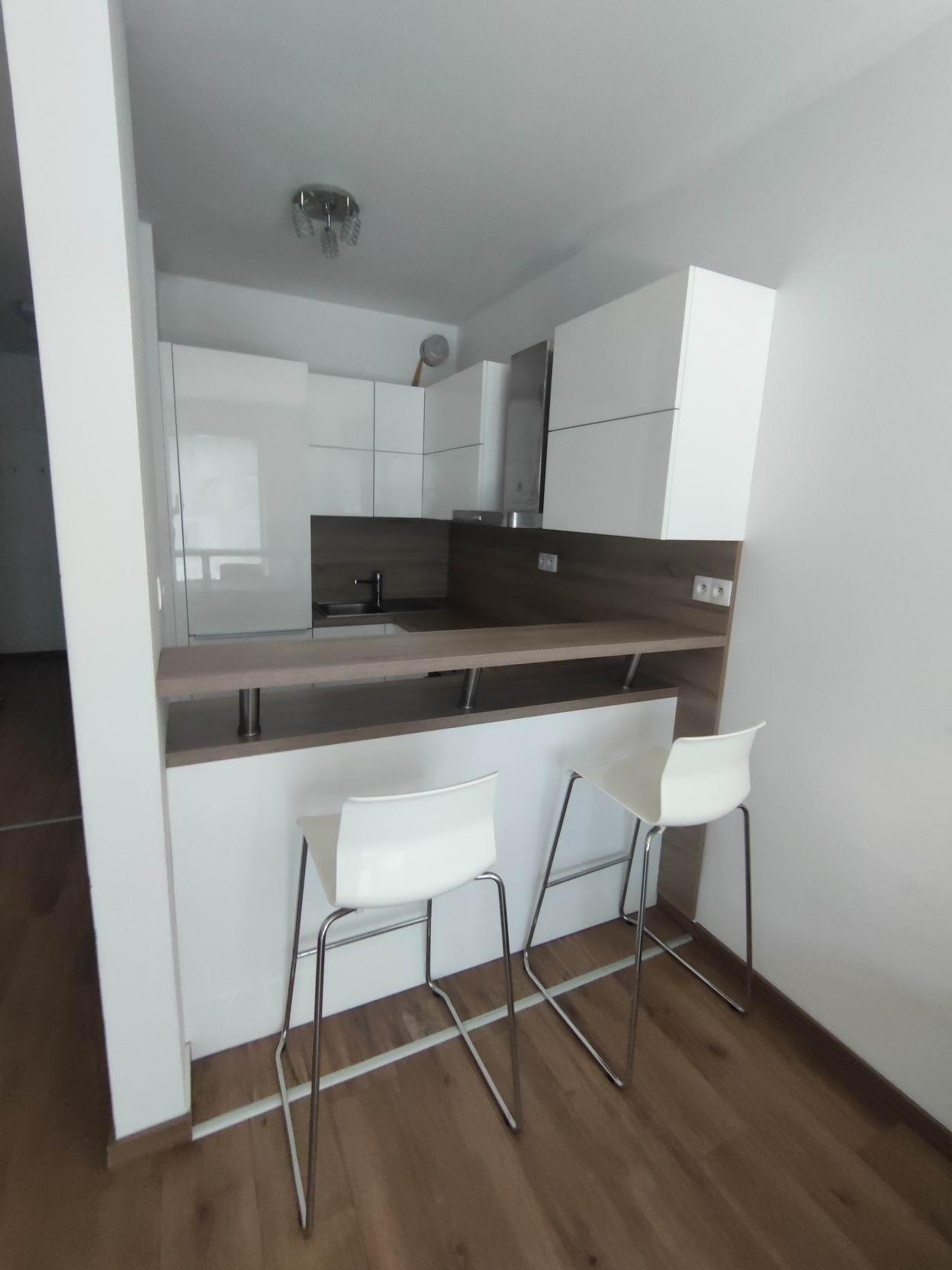 Prenájom 1 izb luxusného bytu v Novostavbe, SLNECNICE-MESTO