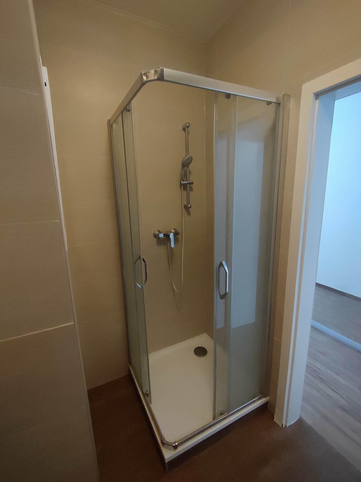 Prenájom 1 izb luxusného bytu v Novostavbe, SLNECNICE-MESTO