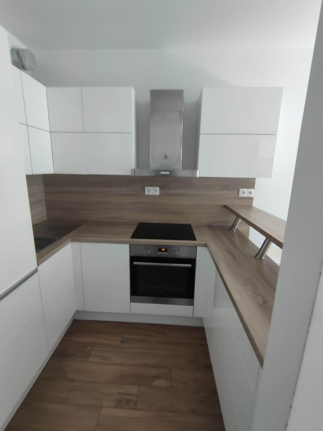 Prenájom 1 izb luxusného bytu v Novostavbe, SLNECNICE-MESTO