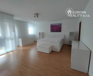 PRENÁJOM krásny 4izb rodinný dom, BA III Rubínová ul.