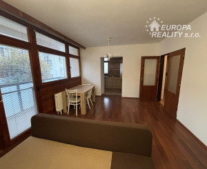 Prenájom príjemného 2 izb bytu v centre BA (pri HRADE)