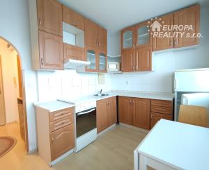 Prenájom veľký zariadený 1 izb. byt v Bratislave