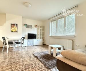 Prenájom príjemný 2izb byt BA 1 pri Horskom parku