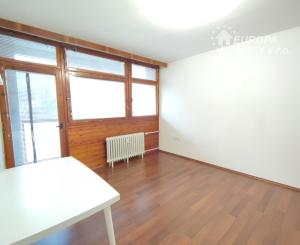 Prenájom 2 izb bytu v centre BA pri hrade