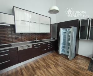 PRENÁJOM krásny 4izb rodinný dom, BA III Rubínová ul.