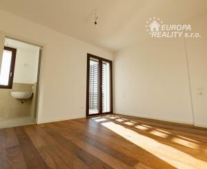 Predaj 2 izbových výnimočných apartmánov Taliansko Garda