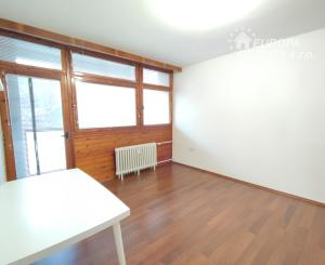 Prenájom 2 izb bytu v centre BA pri hrade