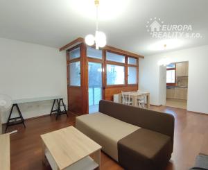 Prenájom 2 izb bytu v centre BA pri hrade