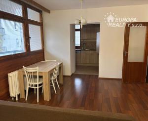 Prenájom 2 izb bytu v centre BA pri hrade