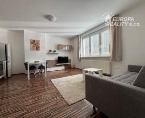 Prenájom príjemný 2izb byt BA Centrum pri Horskom parku