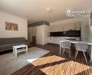 Prenájom príjemný 2izb byt BA Centrum pri Horskom parku