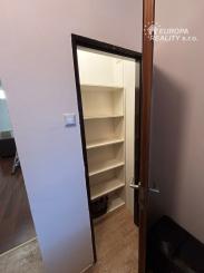 Prenájom 2 izb bytu v centre BA pri hrade