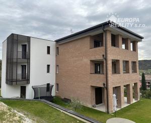Predaj 2 izbových výnimočných apartmánov Taliansko Garda