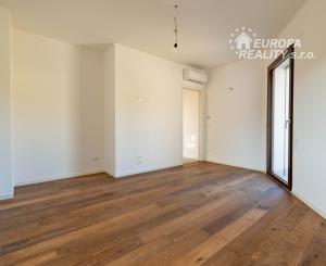 Predaj 2 izbových výnimočných apartmánov Taliansko Garda