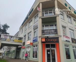 Predaj budovy pre obchod a služby centrum Senice