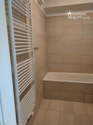 Prenájom 2 izb apartmán s parkovaním v novostavbe – BA Dubravka