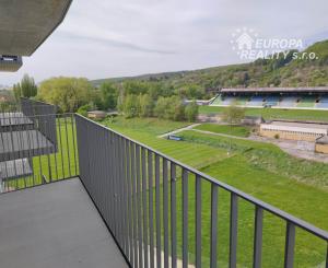 Prenájom 2 izb apartmán s parkovaním v novostavbe – BA Dubravka