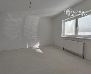Predaj rodinného domu 180m2+záhrada - Bratislava II