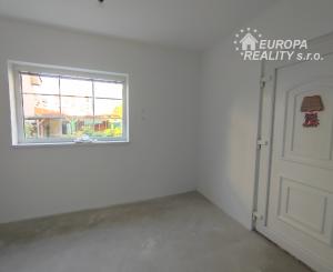 Predaj rodinného domu 180m2+záhrada - Bratislava II