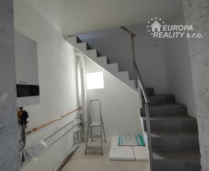 Predaj rodinného domu 180m2+záhrada - Bratislava II