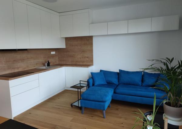 Prenájom 2 izb apartmán s parkovaním v novostavbe – BA Dubravka