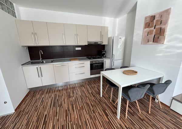 Prenájom príjemný 2izb byt BA Centrum pri Horskom parku