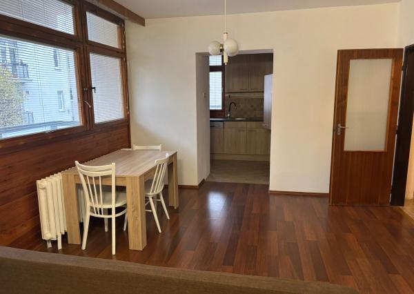 Prenájom 2 izb bytu v centre BA pri hrade