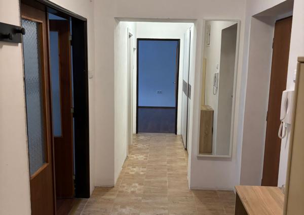 Prenájom 2 izb bytu v centre BA pri hrade