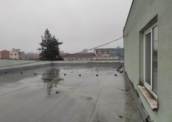 Predaj budovy pre obchod a služby centrum Senice