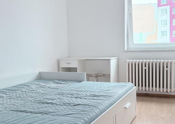 Predaj priestranný 3 izb podkrovný byt s krbom a garážou