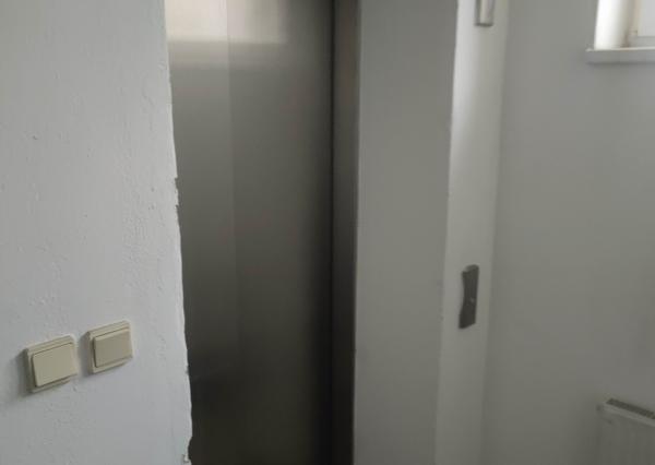 Predaj budovy pre obchod a služby centrum Senice