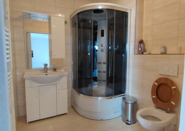 Predaj rodinného domu 180m2+záhrada - Bratislava II