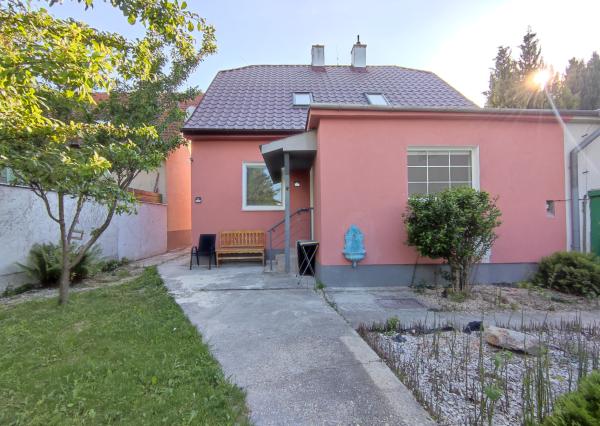 Predaj rodinného domu 180m2+záhrada - Bratislava II